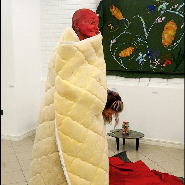 Сосиске в тесте 150 лет! - Люминография - luminografia.ru