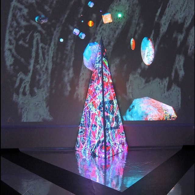 Посвящение космонавтике - Люминография - luminografia.ru