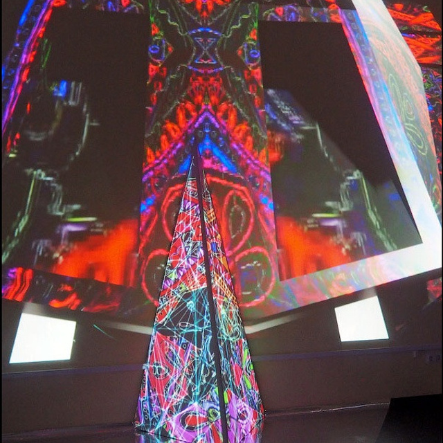 Посвящение космонавтике - Люминография - luminografia.ru