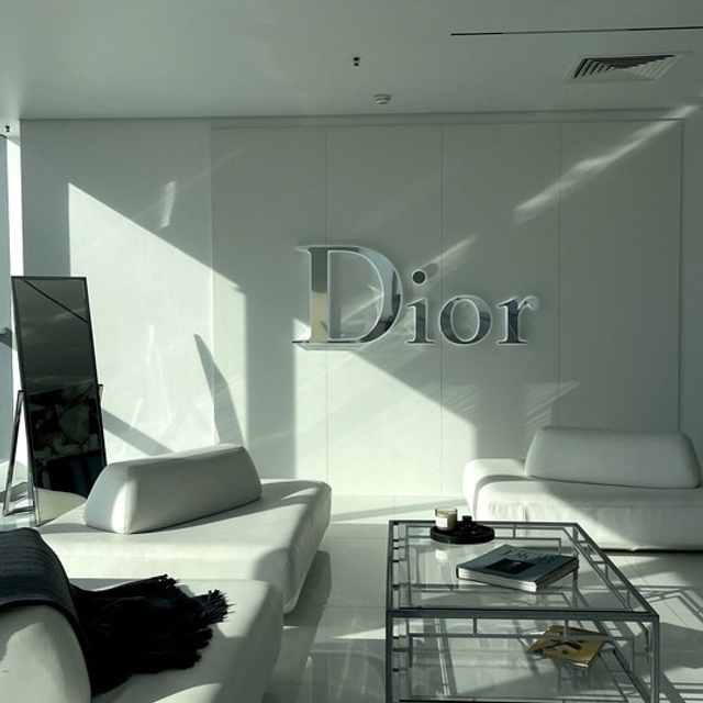 Залы, список студии СПБ. Профессиональный фотограф беременности в СПБ. Стильные фотосессии беременности в стиле минимализм и классическая фотография