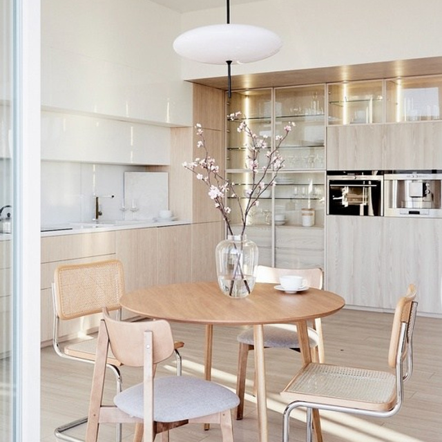 Залы, список студии СПБ. Профессиональный фотограф беременности в СПБ. Стильные фотосессии беременности в стиле минимализм и классическая фотография