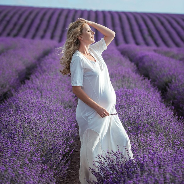 Фотосъемка в лаванде в ожидании. Фотосессия беременности