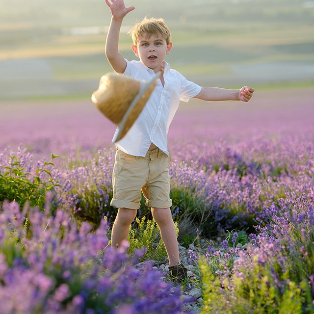 Фотосессия в Крымской лаванде. Профессиональный фотограф.