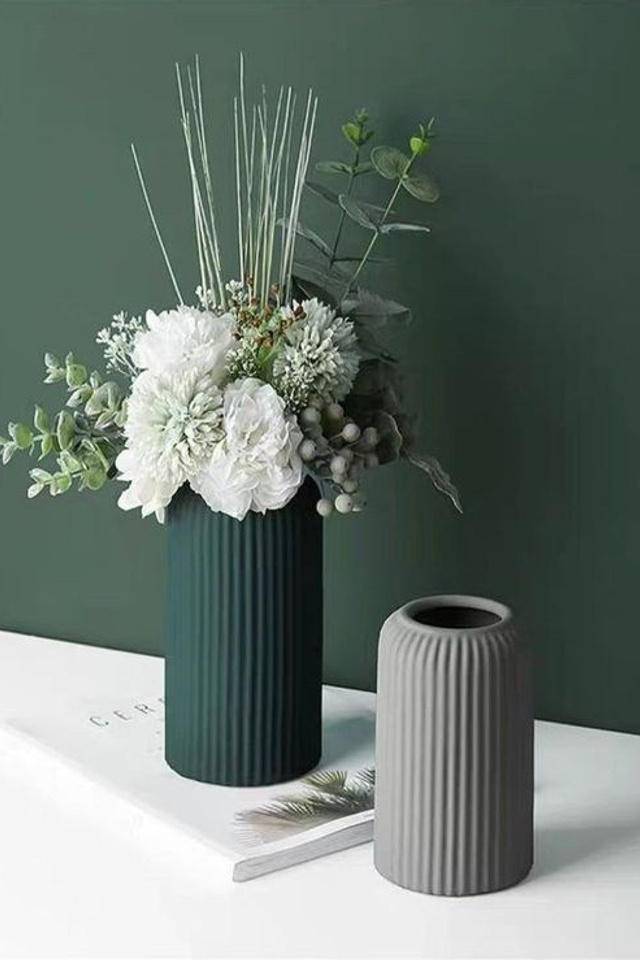 Декоративные вазы для подарков и сувениров