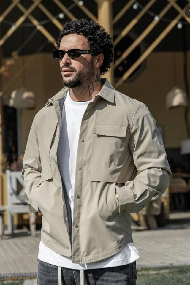 Креативная съемка курток для демонстрации модных трендов