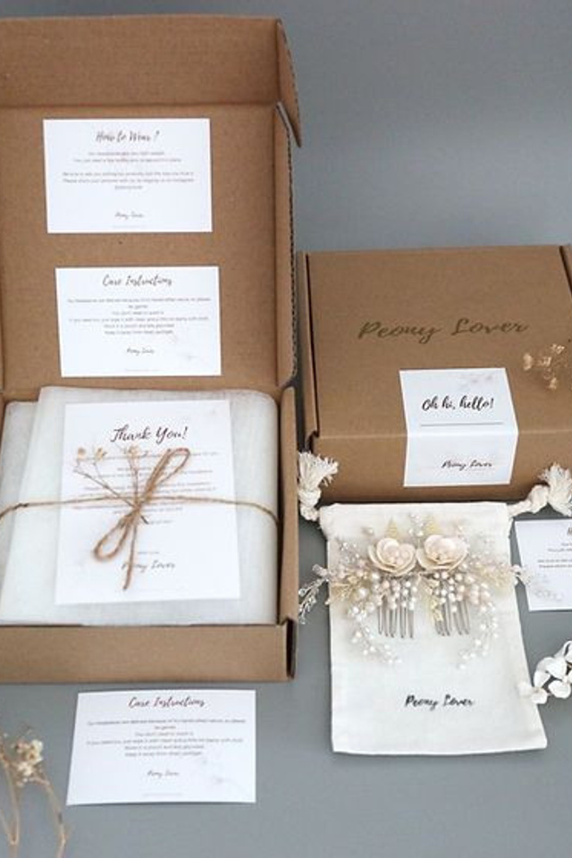 Пример подарочных наборов для женщин с дизайнерской бижутерией.