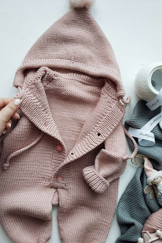 Профессиональная съемка одежды для грудничков для современных коллекций