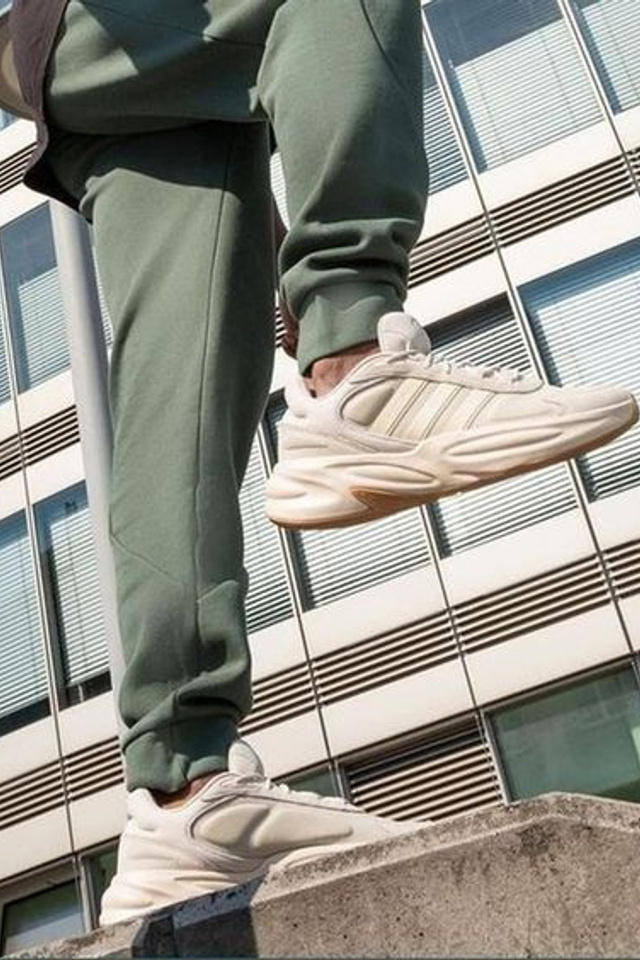 Профессиональная съемка кроссовок для спортивных и кэжуал-луков