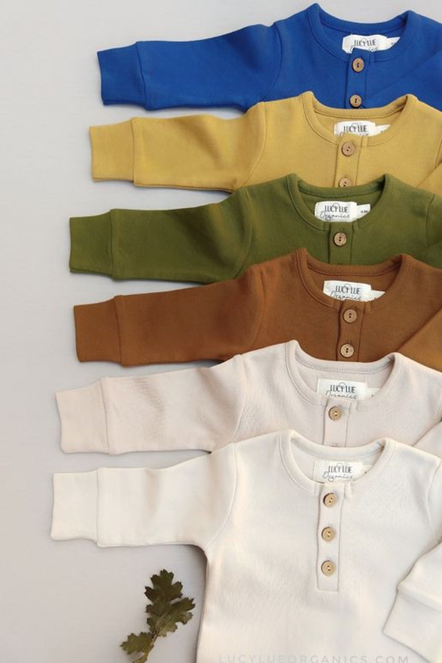 Качественная фотосъемка одежды для грудничков для рекламы и лукбуков