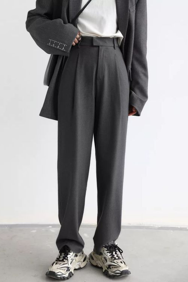 Стильная фотосъемка штанов для создания кэжуал-луков