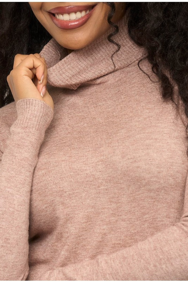 Эстетичная фотосъемка водолазок для создания образов на каждый день