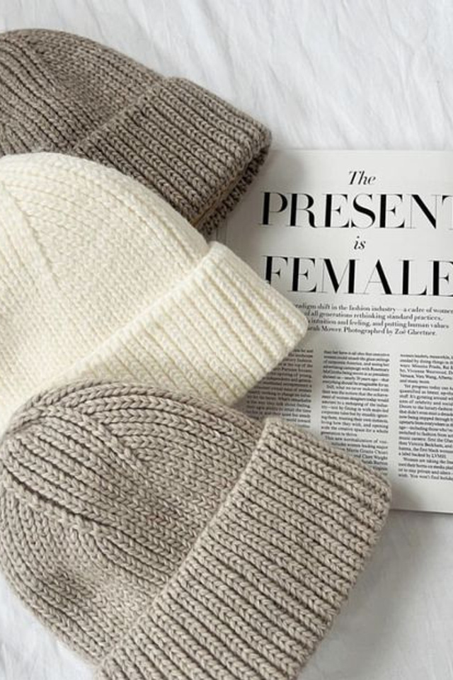 Съемка шапок с акцентом на сезонные коллекции и актуальные тренды