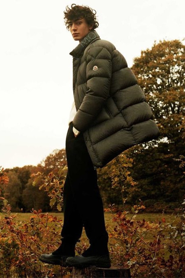 Съемка мужских курток с акцентом на высококачественные материалы