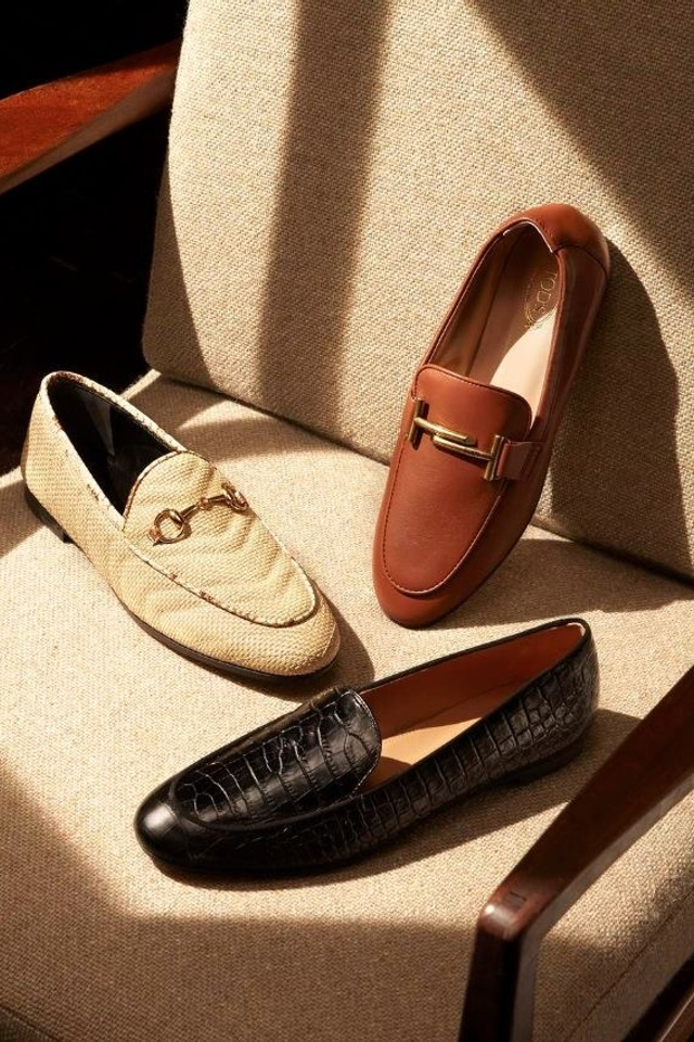 Референс для мужских ботинок с тиснением и текстурированной кожей.