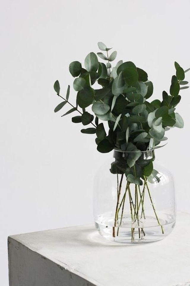 Вазы с винтажными элементами для классического стиля