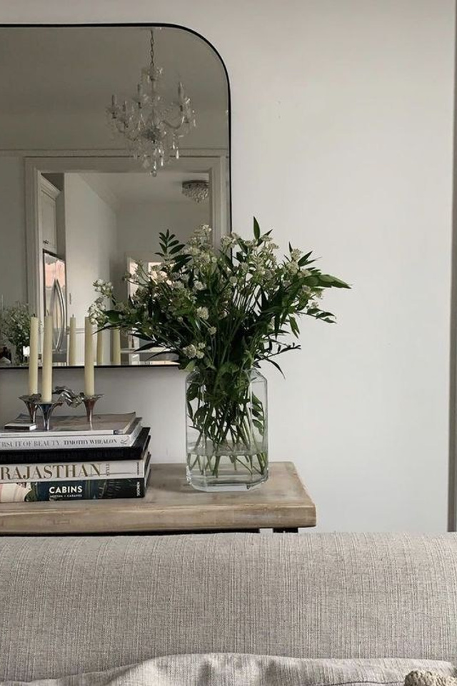 Вазы, подходящие для оформления столов на свадьбах