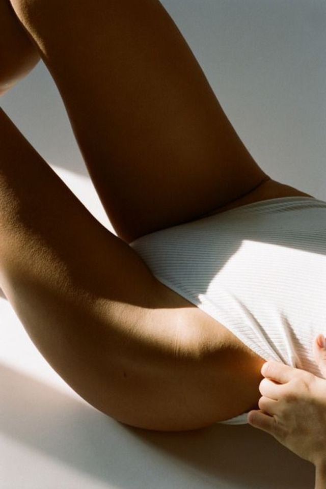 Идея для комфортного комплекта с поддерживающим спортивным бюстгальтером.