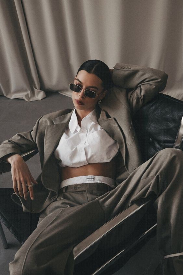 Предметная съемка для интернет магазина, референсы штанов женских|Sale