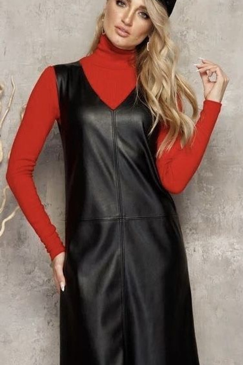 Предметная съемка сарафана на модели, демонстрация силуэта и посадки изделия