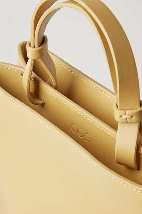 Женские сумки с мягкой текстурой и современным дизайном.