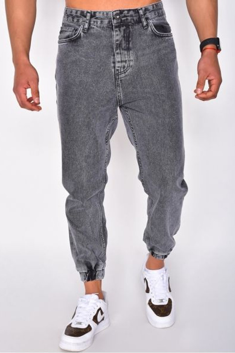 Съемка мужских штанов с фокусом на практичность и стильные решения