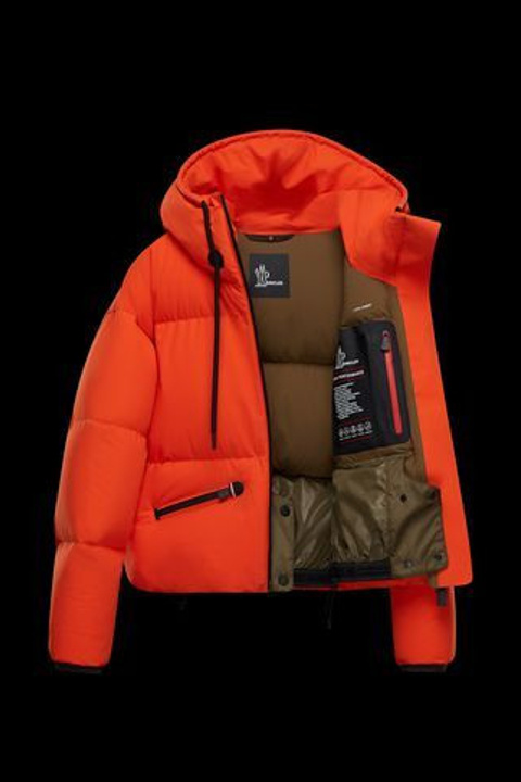 Съемка мужских курток с акцентом на весенние и осенние тренды