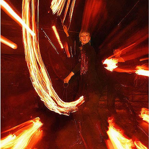 Владимир Михайлуца ВЕСНА 2009 в фотографическом разделе выставки было показано несколько люминографических работ