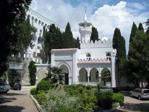 Локации для фотосессии в Ялте. Профессиональная фотосъемка в Крыму. Натуральные эмоции и живые кадры. Забронируйте дату прямо сейчас!