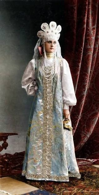 Пост «Сорока, повойник, кичка, убрус, перевязка…»