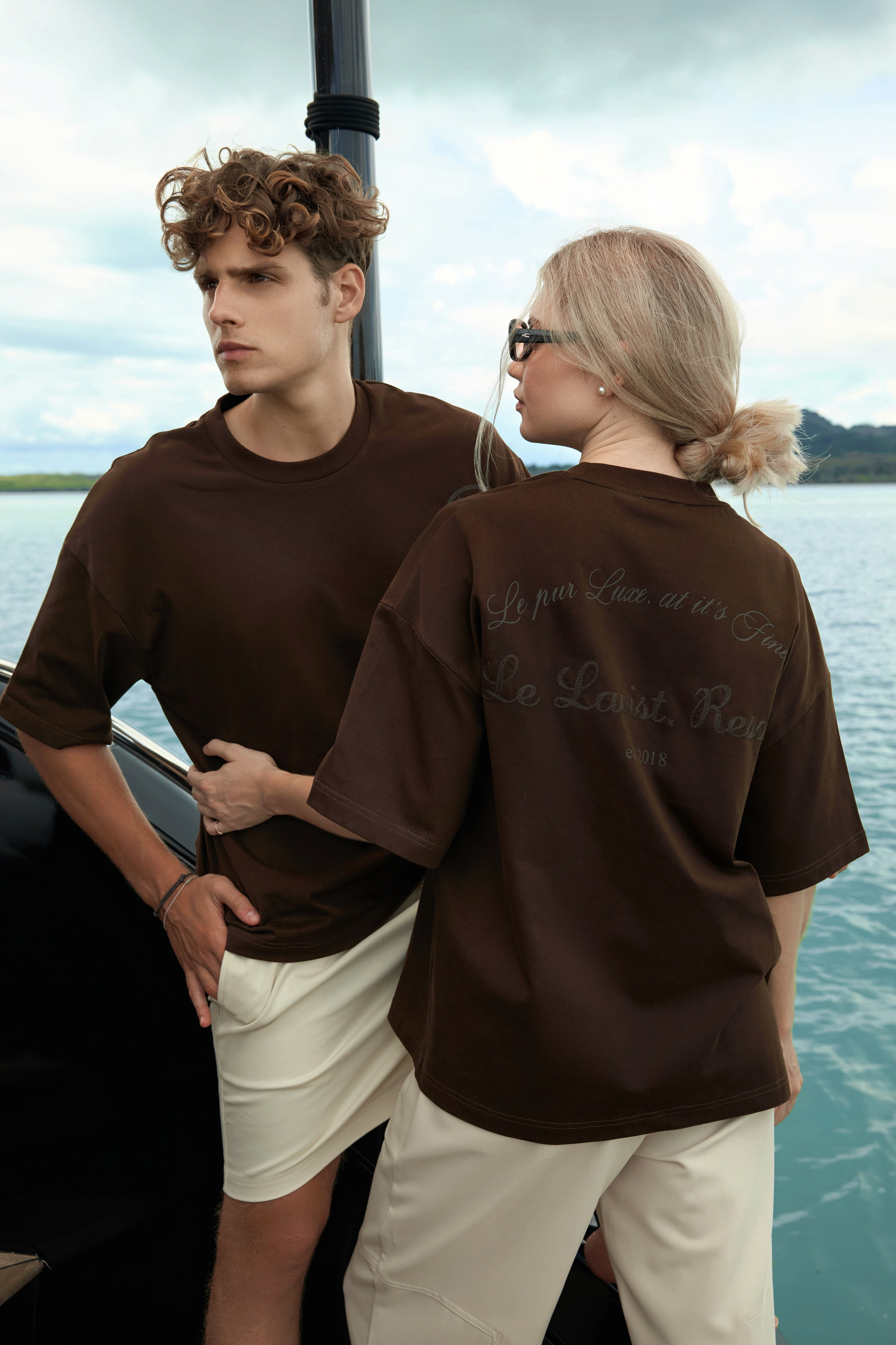 Брендовая фотосессия на катамаране у берегов Пхукета — роскошь, стиль и море. Фотограф на Пхукете в Таиланде