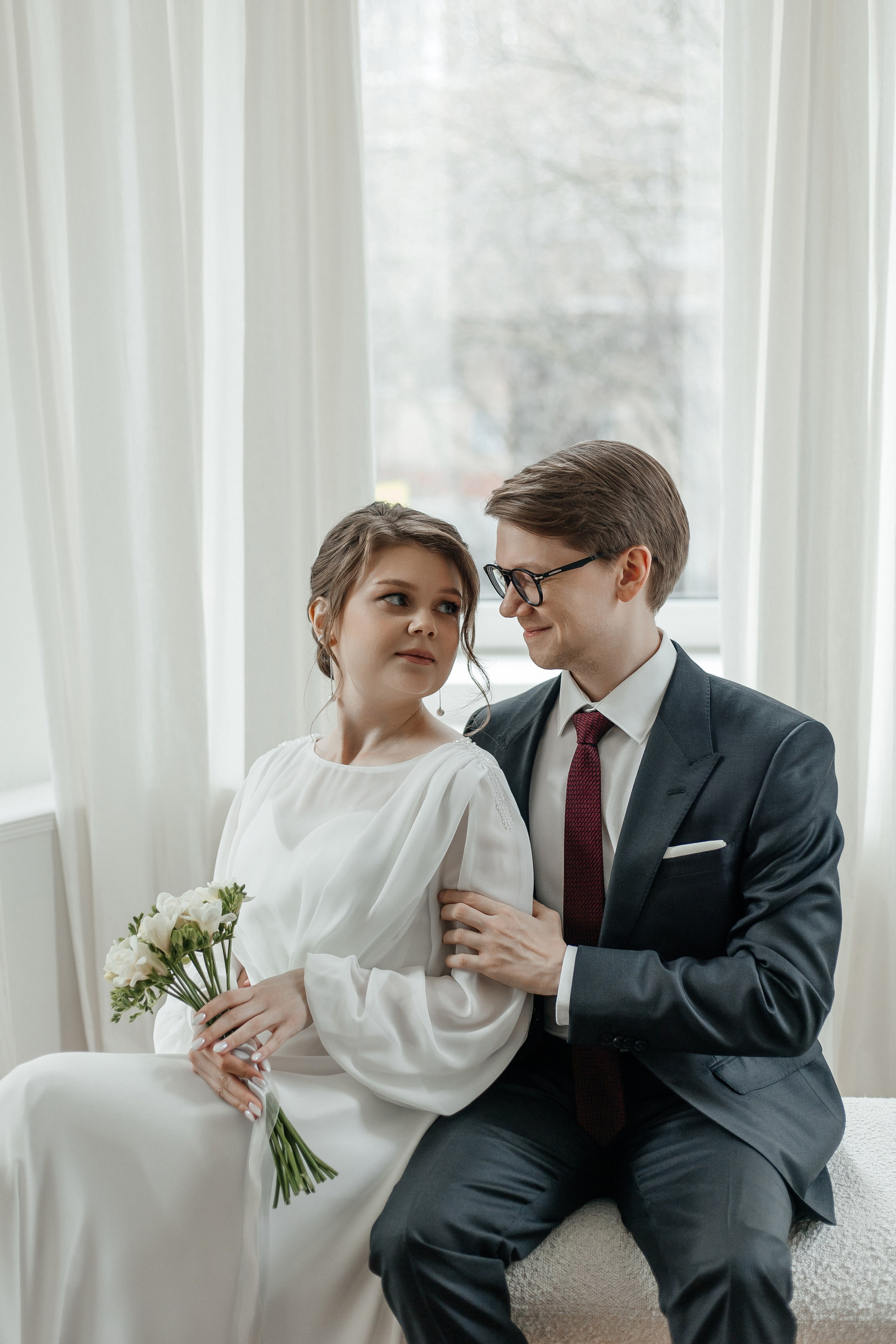 Свадебная фотосессия в студии в Москве. Свадебный фотограф в Москве Дарья Олендарёва