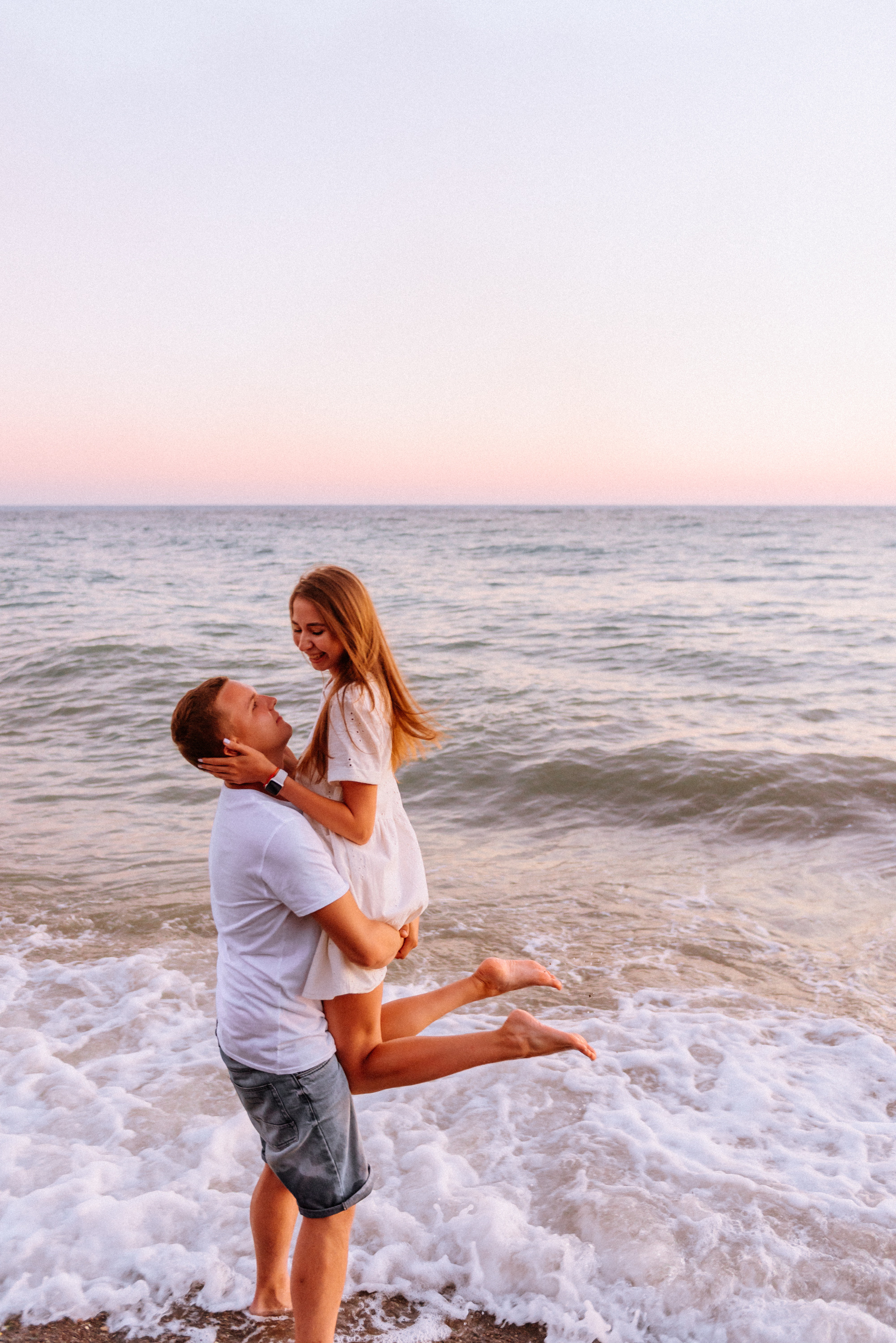 Лав Стори фотосессии в Эмиратах (Дубае и Абу Даби). Федор Лемешко — Семейный и Свадебный Лайфстайл фотограф в Таиланде Дубае Грузии Армении