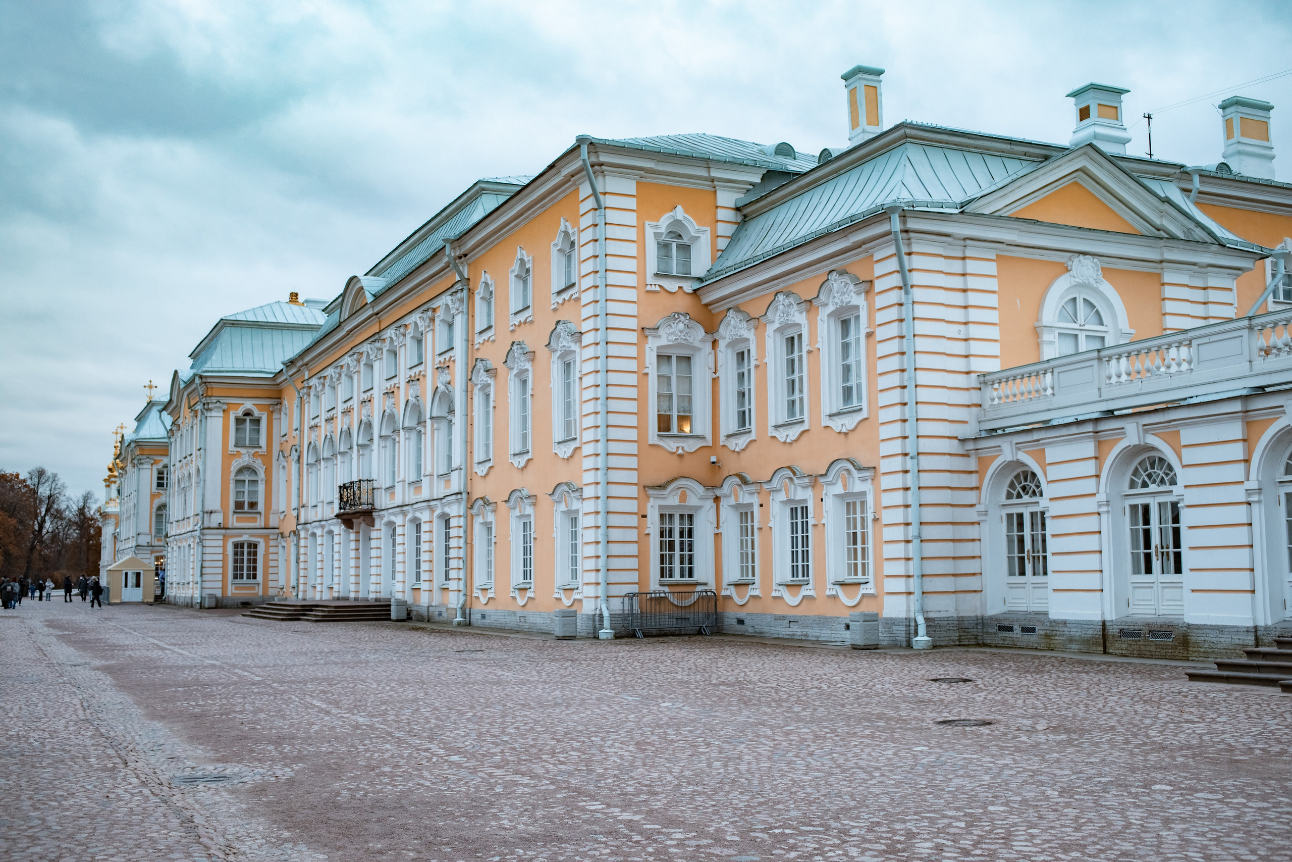 ФОТОСЕССИЯ В ПЕТЕРГОФЕ. ГДЕ СНИМАТЬ В ПЕТЕРГОФЕ