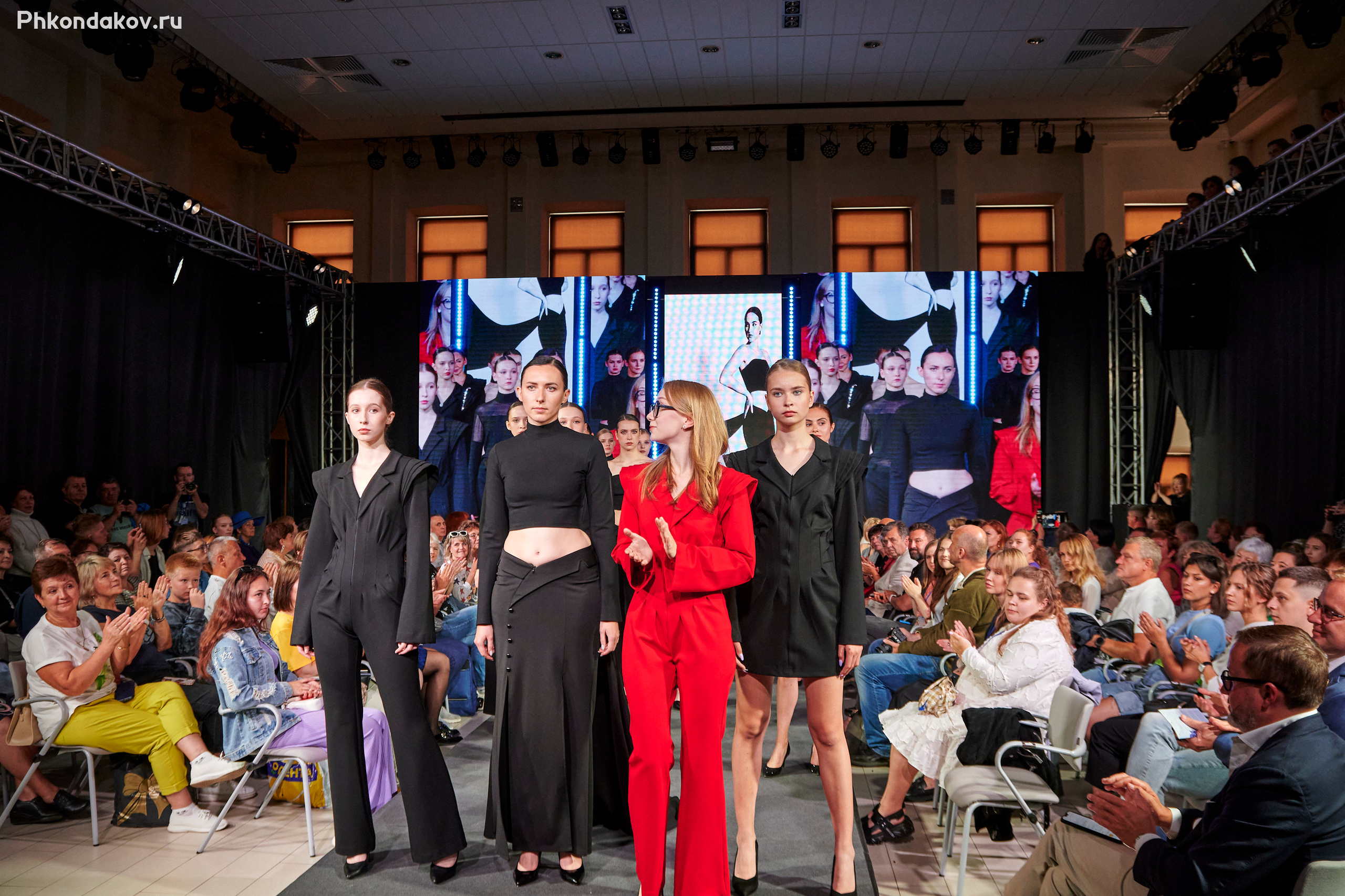 Показ мод в Плес - Льняная палитра