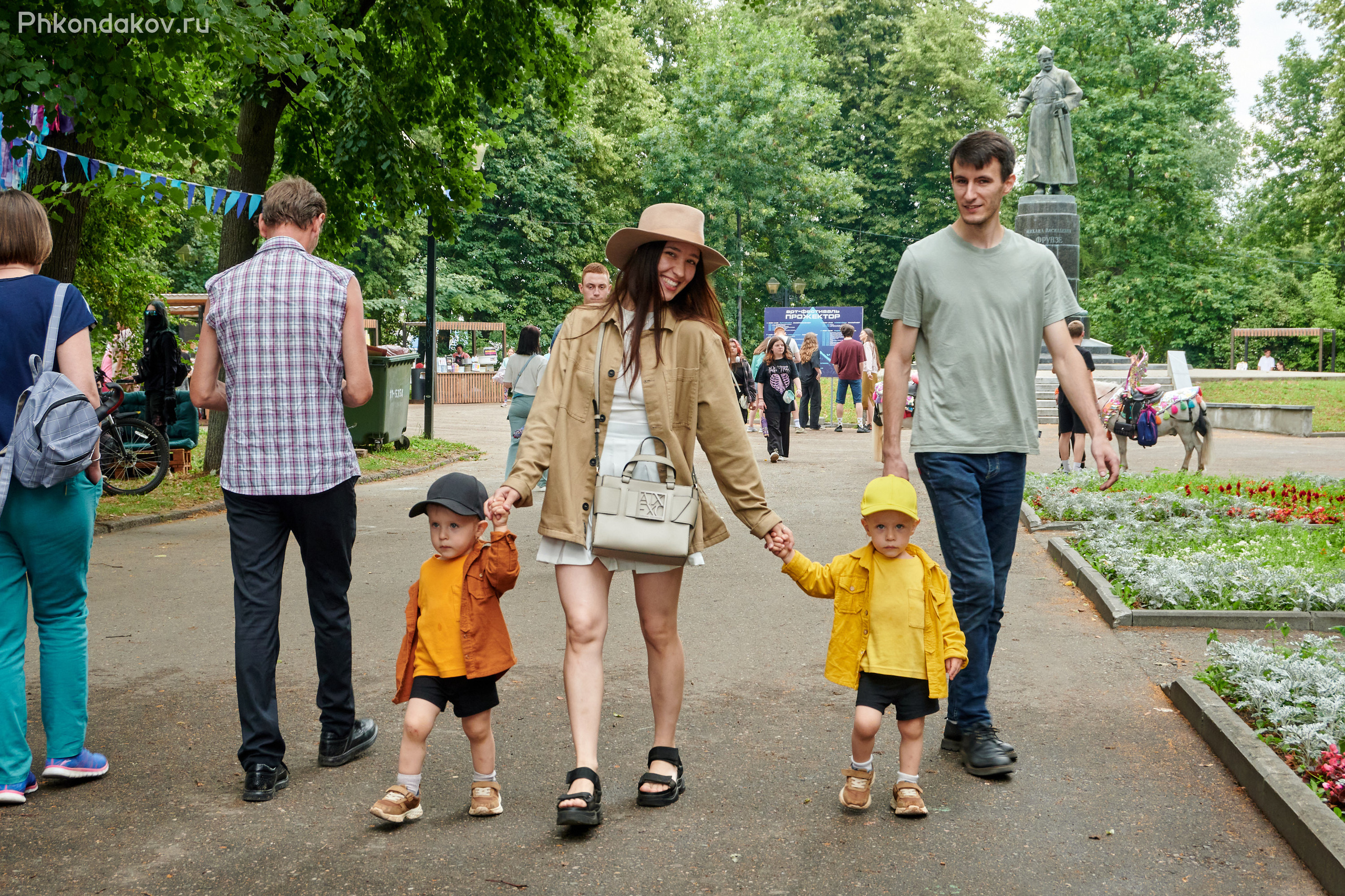 Фестиваль прожектор в иваново 8 июля 2023. Фотограф в Иваново: Каталожная съемка одежды и постельного белья, Wildberries