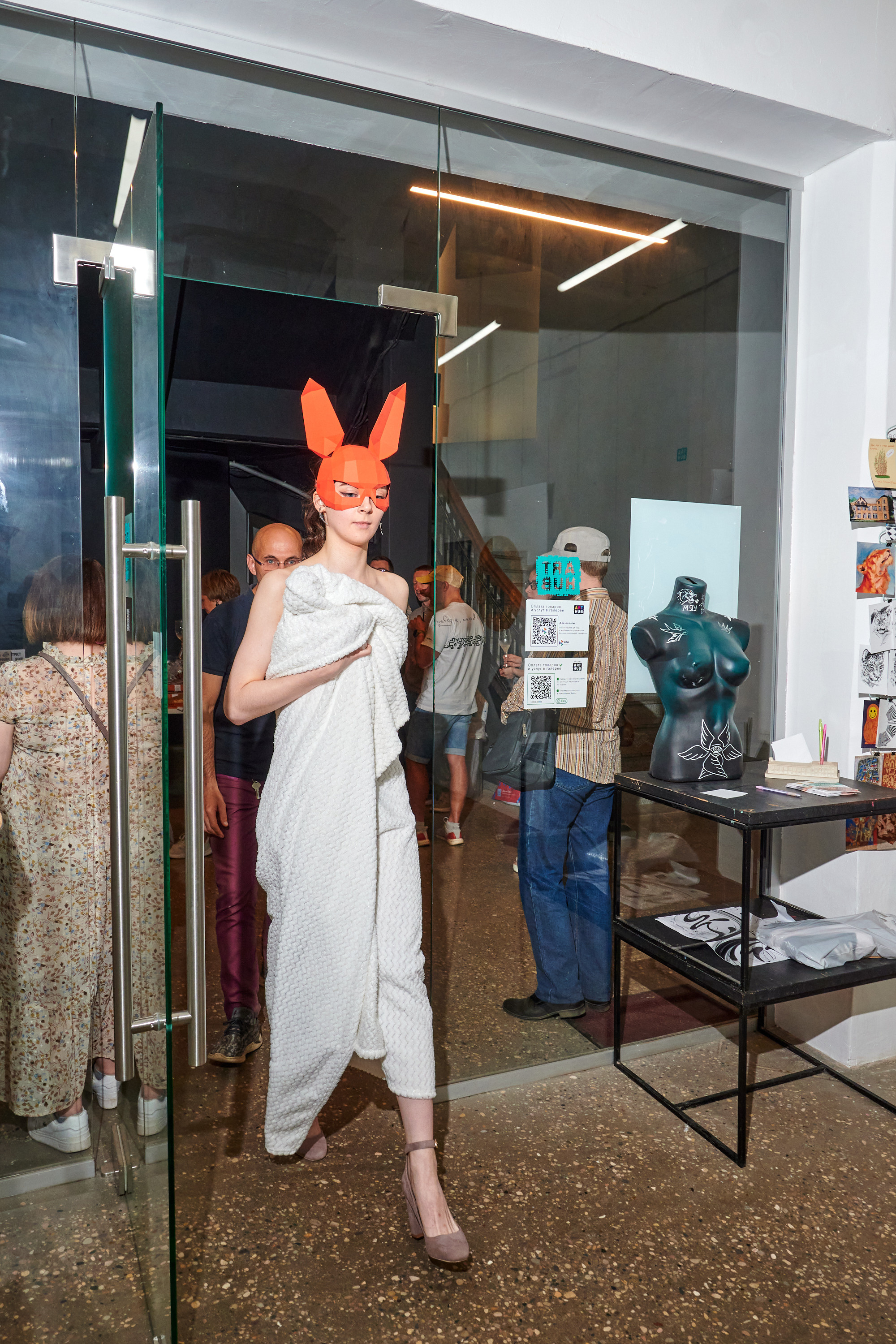 Пластика букв 2.0 открытие в Arthub. Фотограф в Иваново: Каталожная съемка одежды и постельного белья, Wildberries