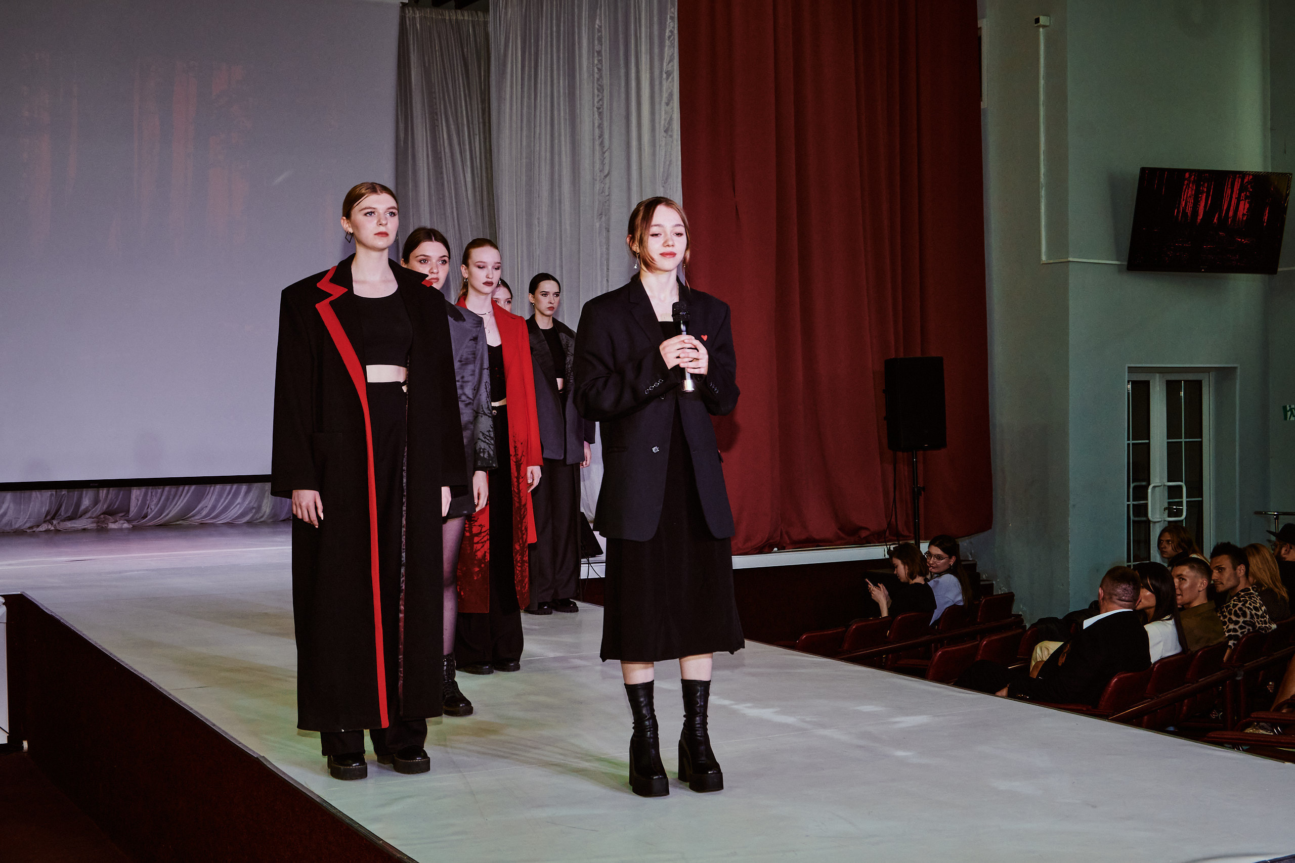 Показ мод в Иваново в Тестильной академии Иваново