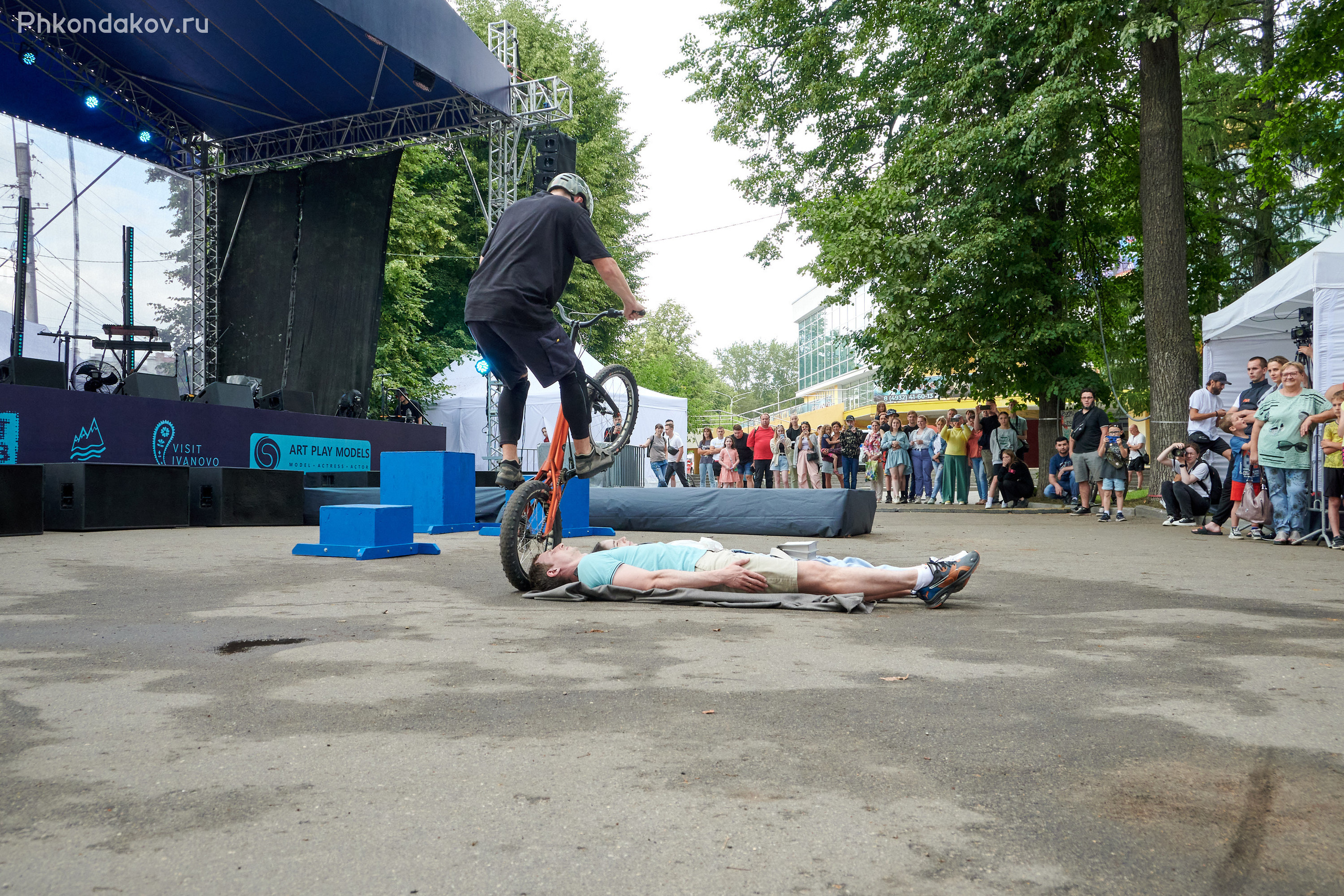 Фестиваль прожектор в иваново 8 июля 2023. Фотограф в Иваново: Каталожная съемка одежды и постельного белья, Wildberries