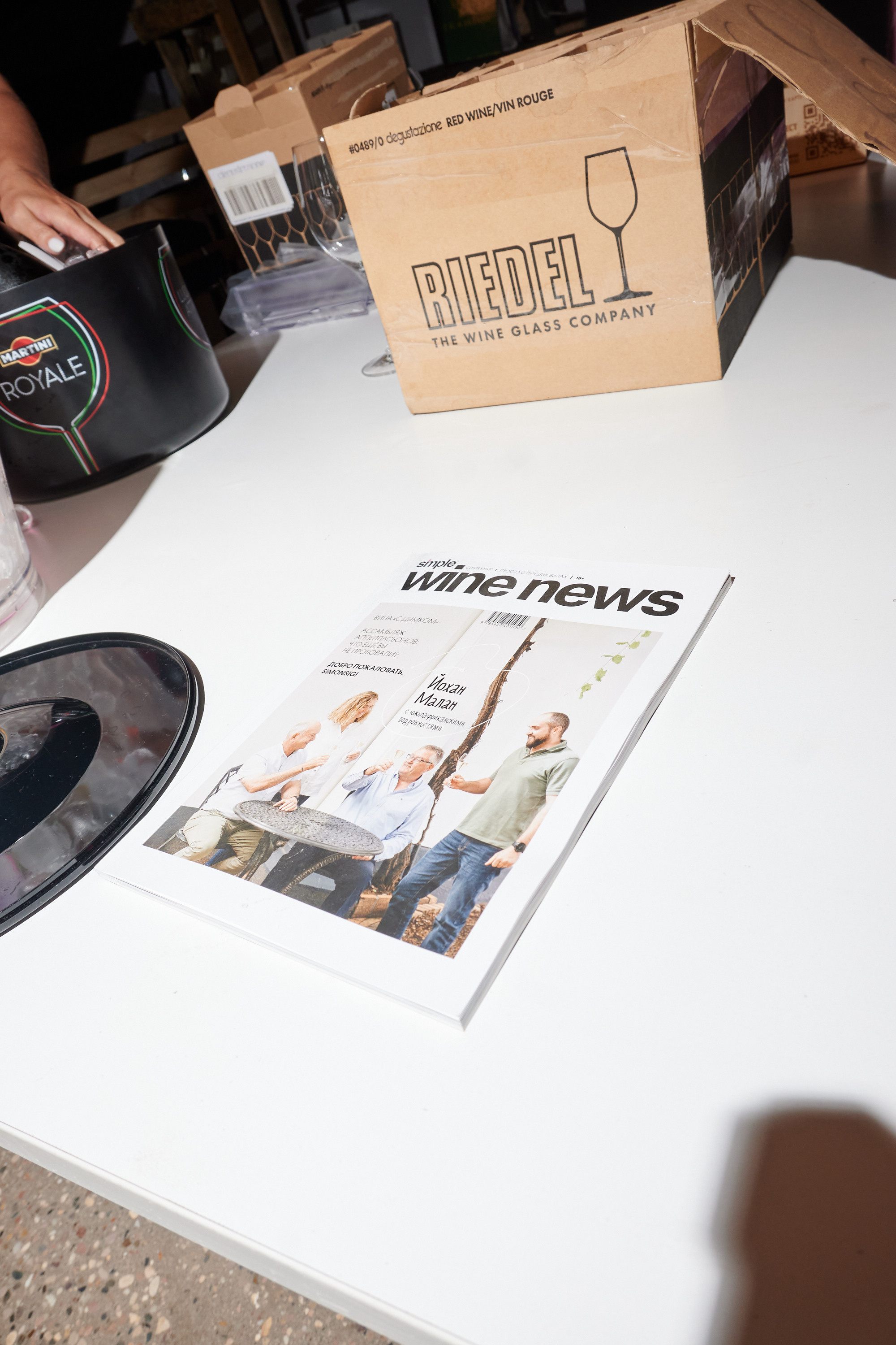 Пластика букв 2.0 открытие в Arthub. Фотограф в Иваново: Каталожная съемка одежды и постельного белья, Wildberries