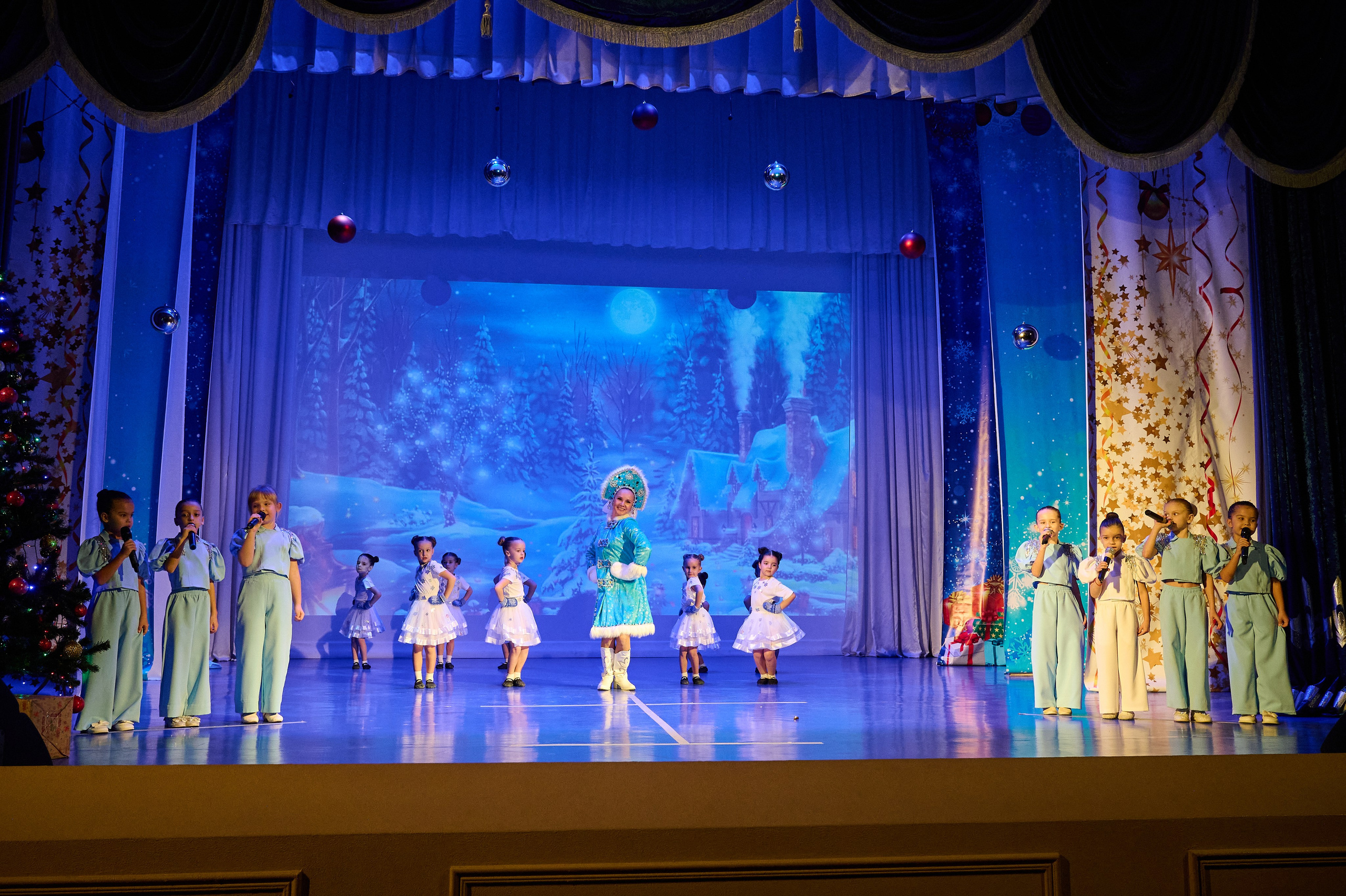 Коцерт НГ В ДК Марьина Роща. Жизнь курорта Кабардинка в фотографиях