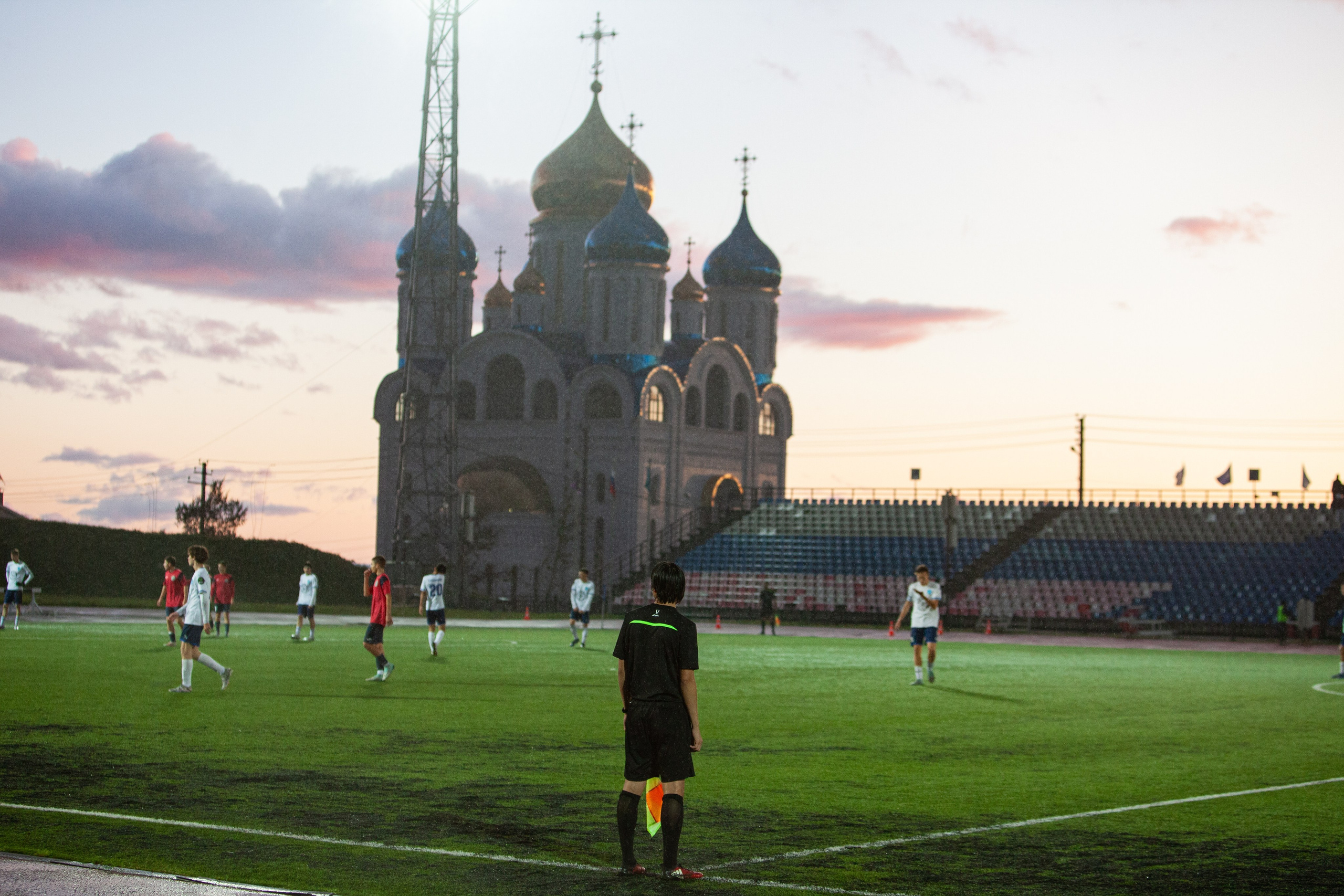 Матч юношеской футбольной лиги между командами СШ «Сахалин» и «СШОР № 1» (Комсомольск-на-Амуре) (U-18). Кутузов Евгений Фотограф в Южно-Сахалинске