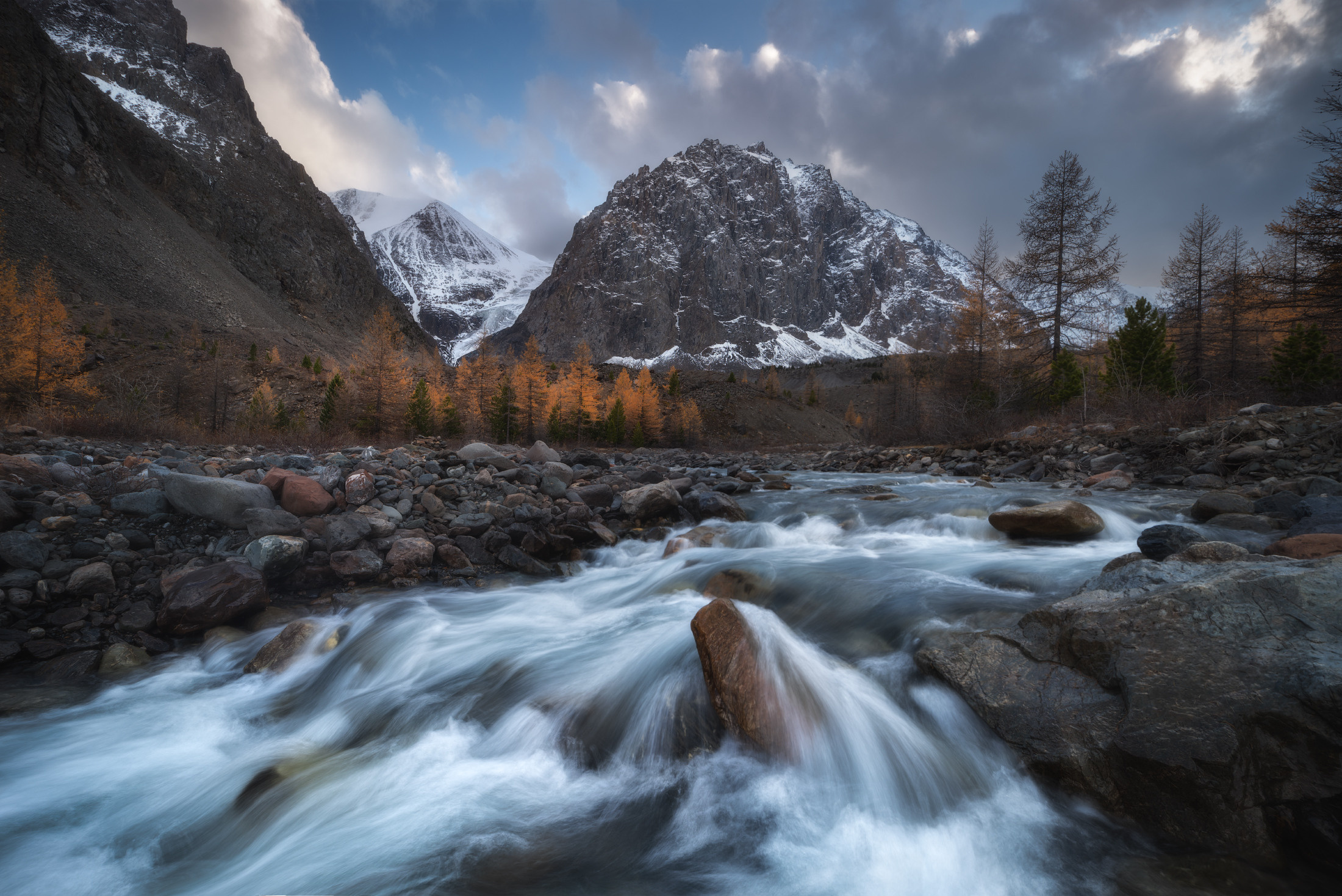 Студеные воды осени. Долина реки Актру, сентябрь 2020