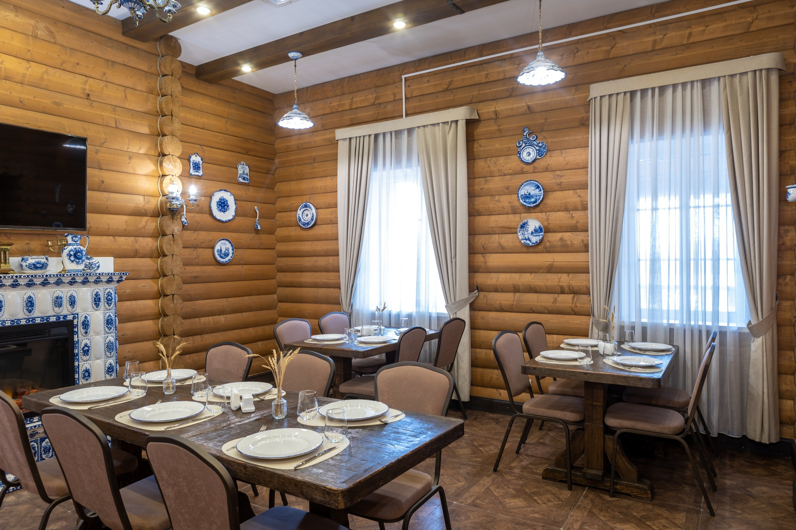 Банкетный зал «Гжель», ресторана «Дача ". Фотограф в Оренбурге. Профессиональный фотограф