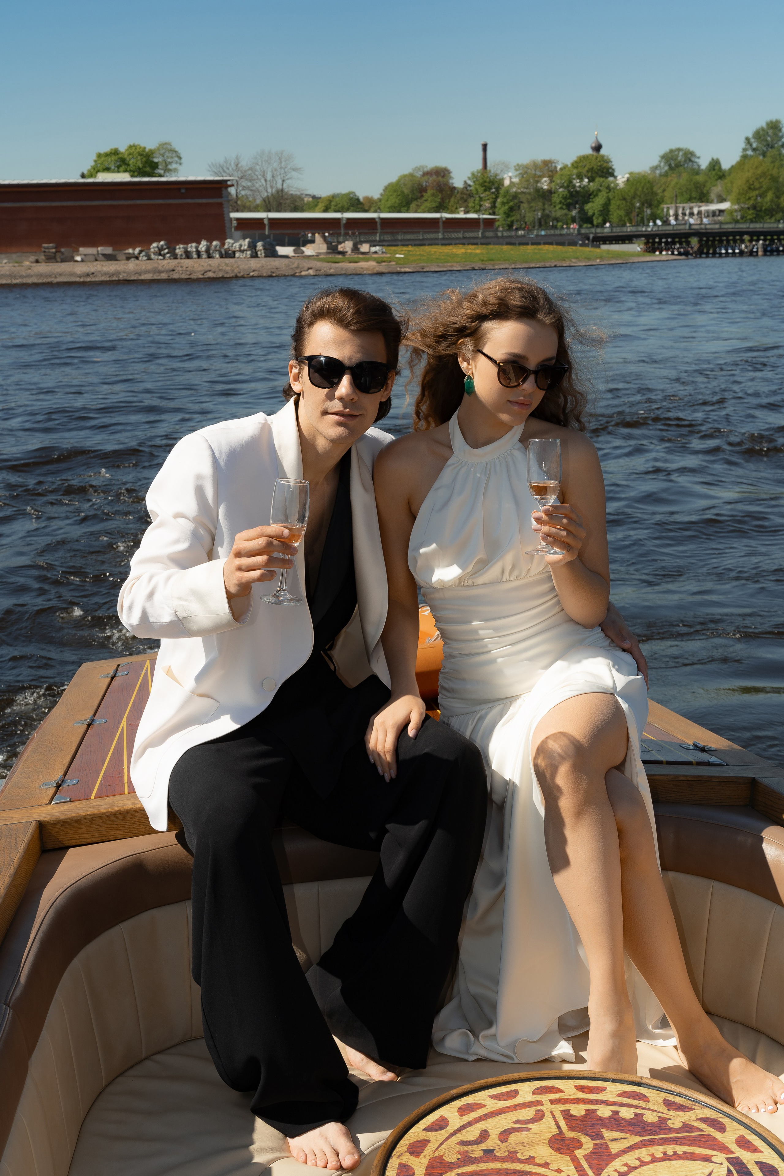 Свадебная прогулка на катере