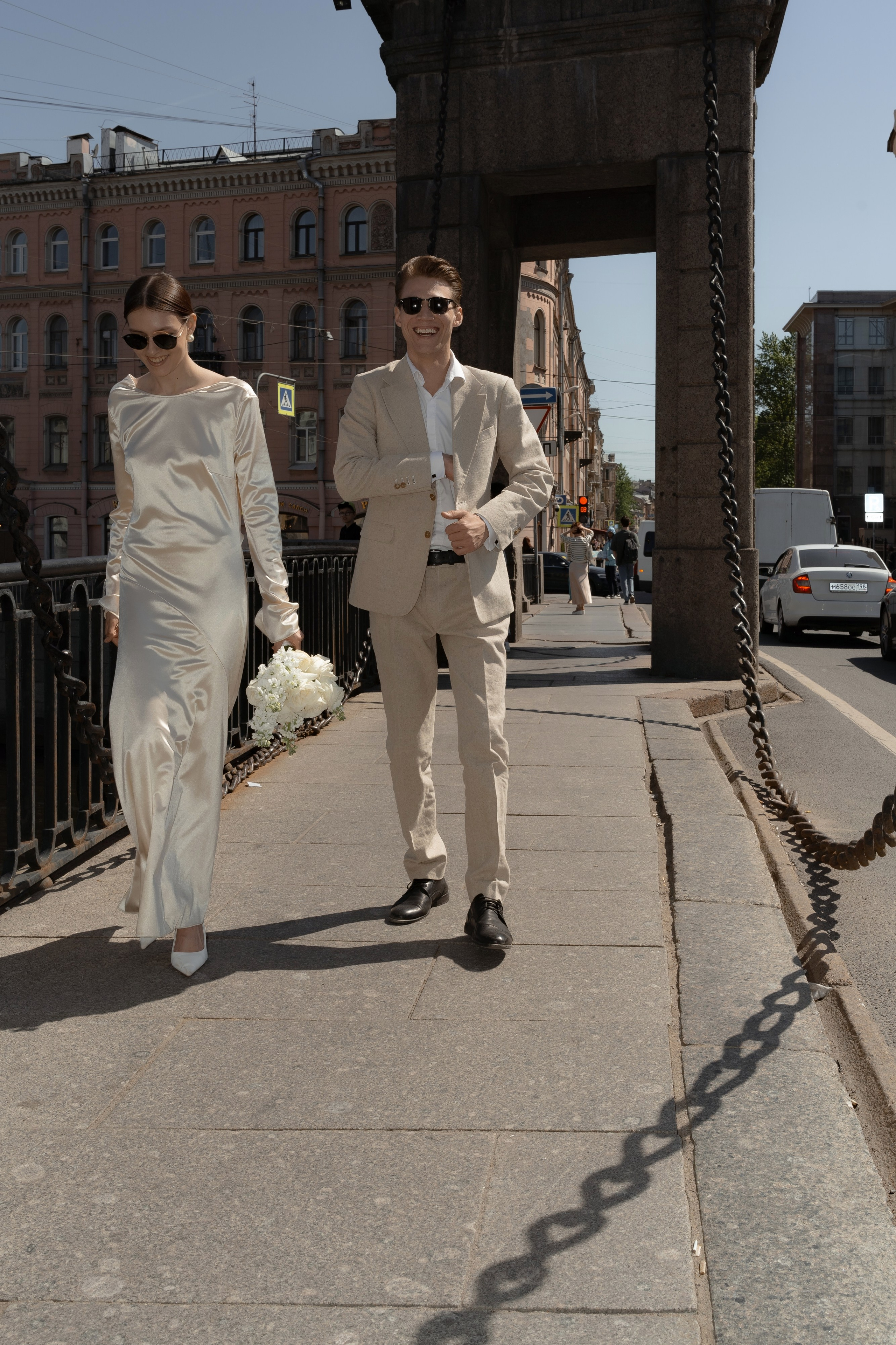 Прогулка по рекам и каналам Петербурга — свадебная фотосессия на катере. Свадебный фотограф Дмитрий Родионов — Санкт-Петербург и Ленинградская область