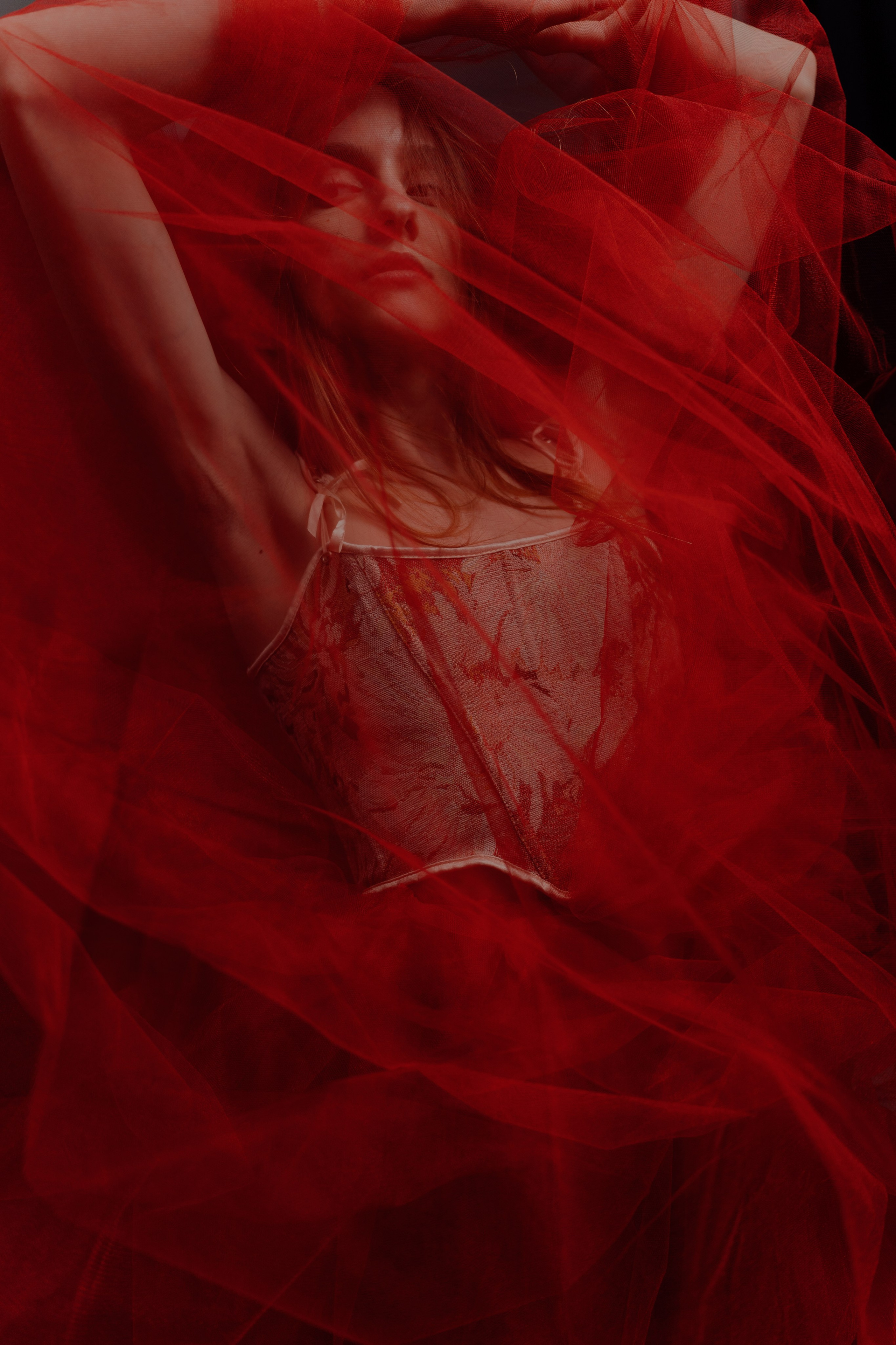 Концептуальная съемка с фатином. Главная