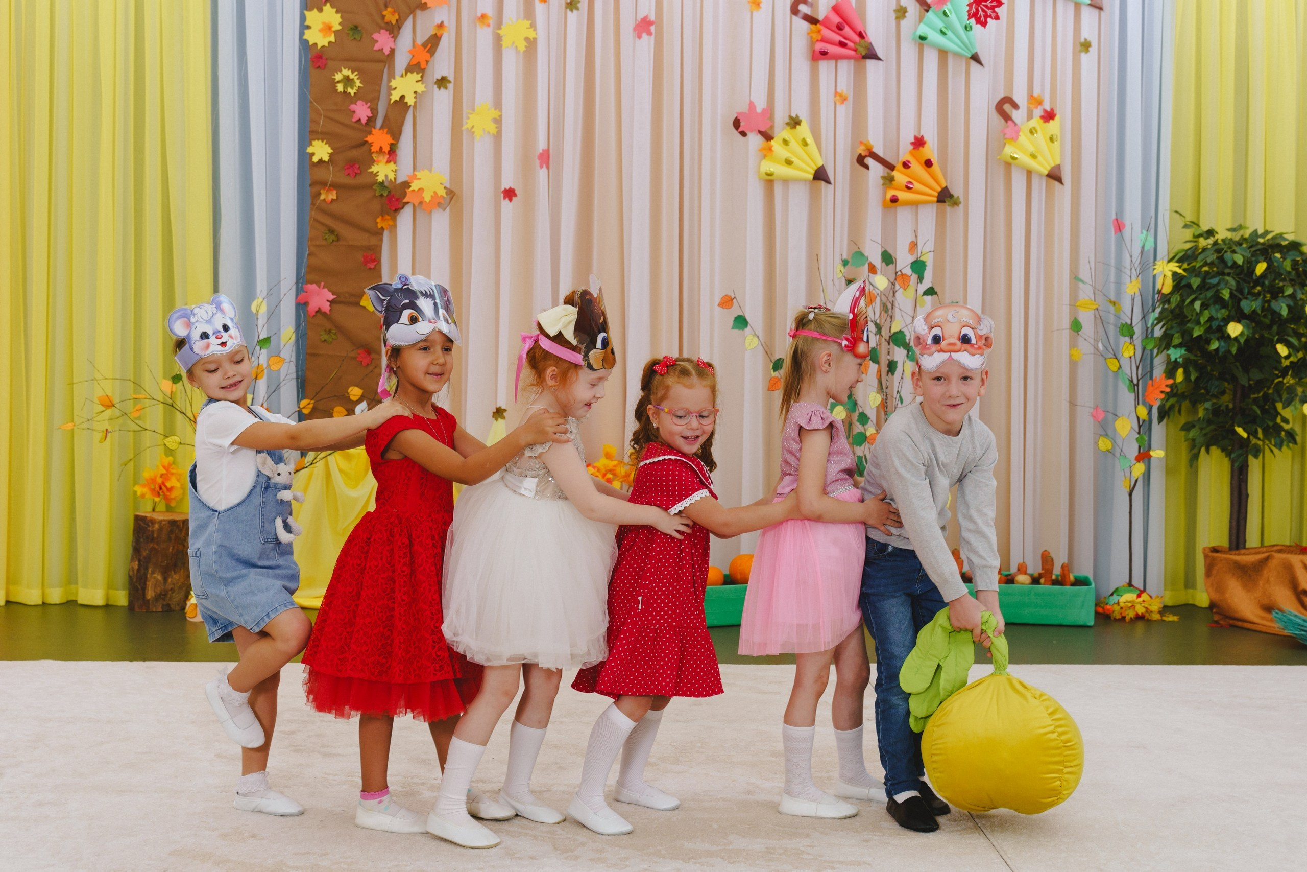 Праздник осени 2023. Фотограф в детский сад в Екатеринбурге, выпускные альбомы Юлия Умерова