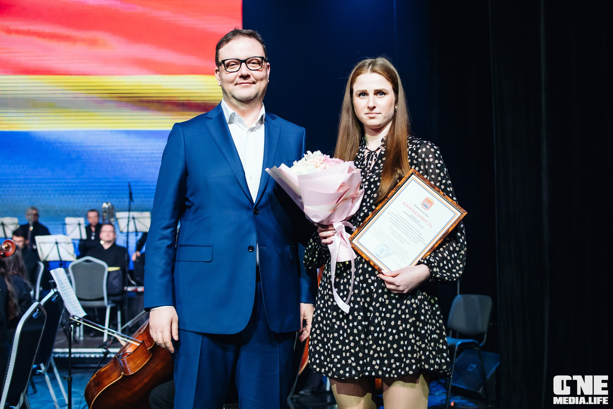 Концерт 8 марта в Янтарь холл. One Media Life: фоторепортажи, фотоотчеты с мероприятий и заведений