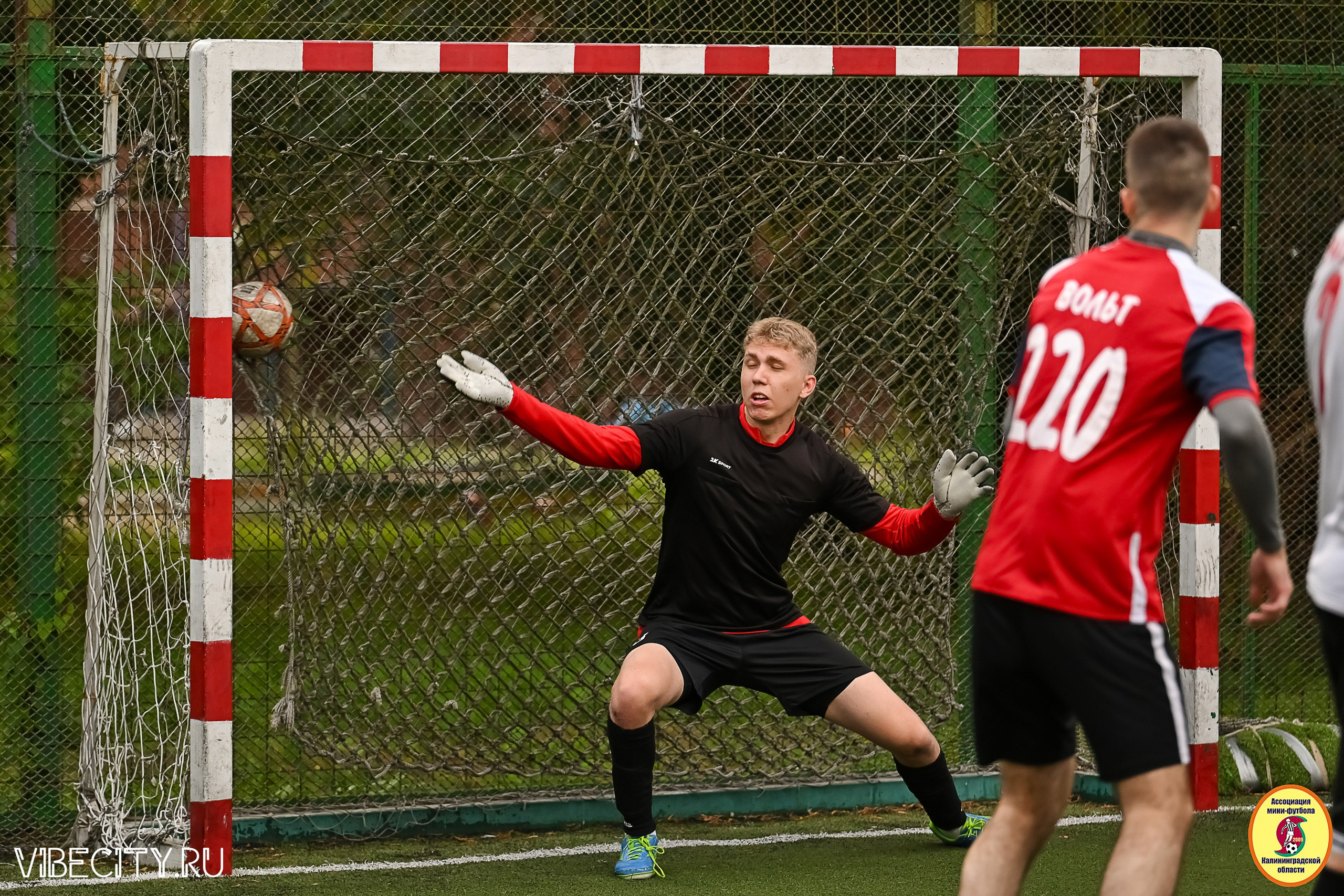 ИГРЫ МИНИ-ФУТБОЛЬНОЙ И КОРПОРАТИВНОЙ ЛИГИ. VIBECITY.RU Вайб Сити Ру Фоторепортажи Фотоотчеты Калининград