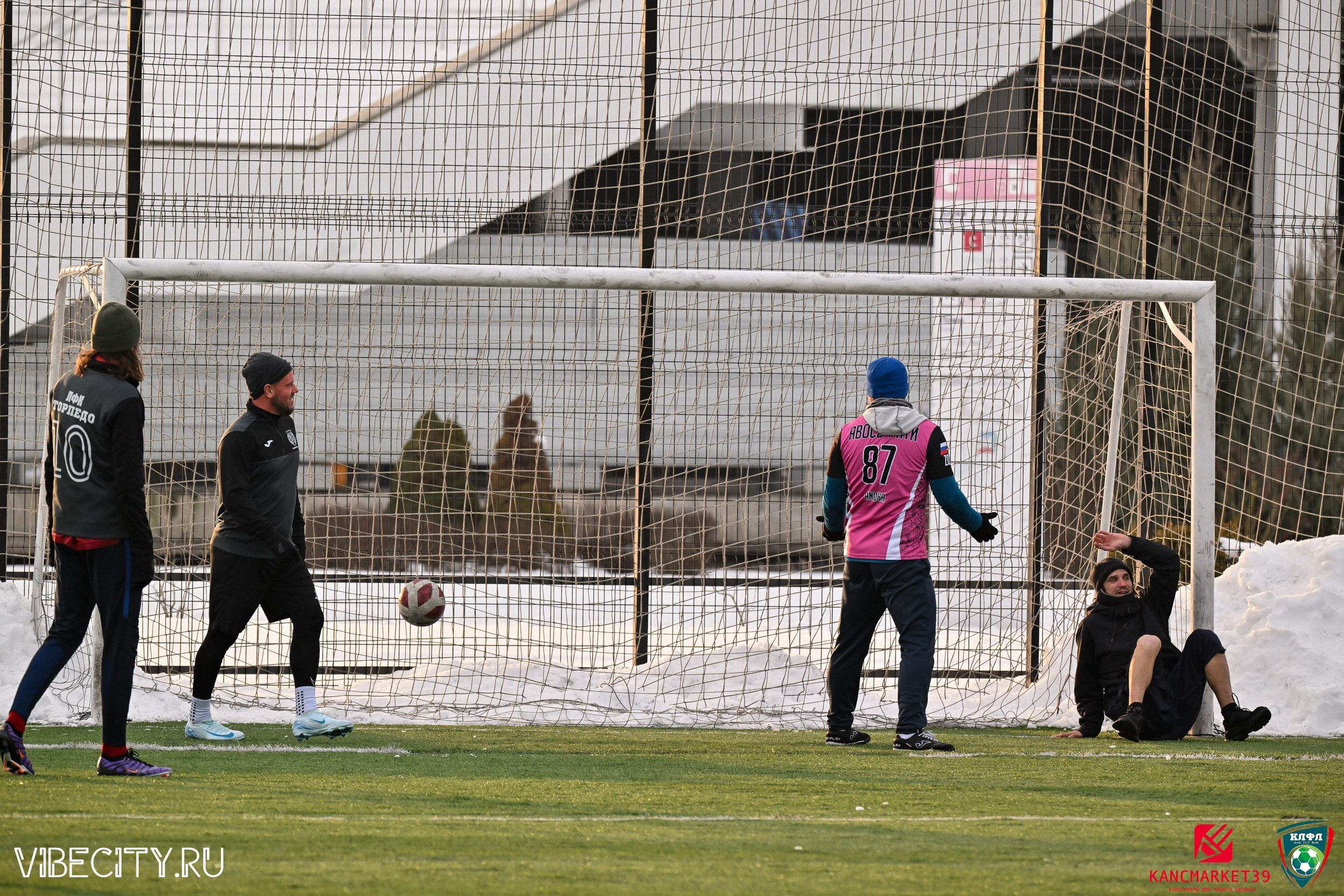 Калининградская Любительская Футбольная Лига, Премьер лига 14 тур, Торпедо-Авось рати. VIBECITY.RU Вайб Сити Ру Фоторепортажи Фотоотчеты Калининград